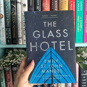 The Glass Hotel | Softcover